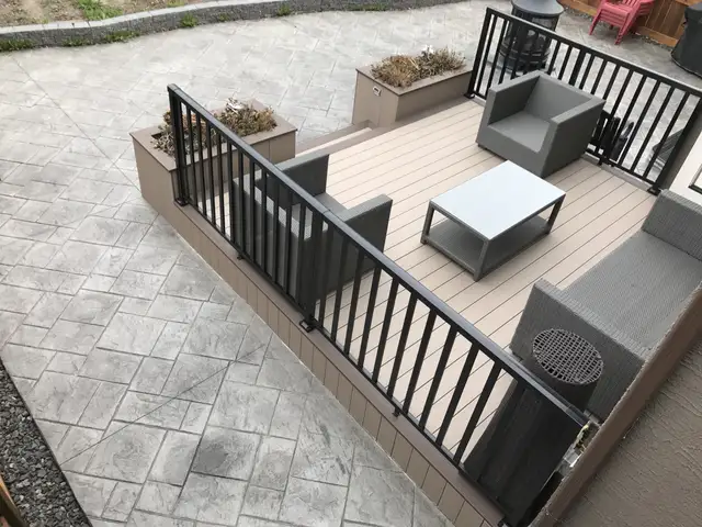 Custom deck project by Lamacraft in Calgary