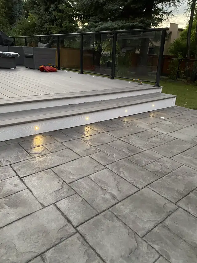 Custom deck project by Lamacraft in Calgary