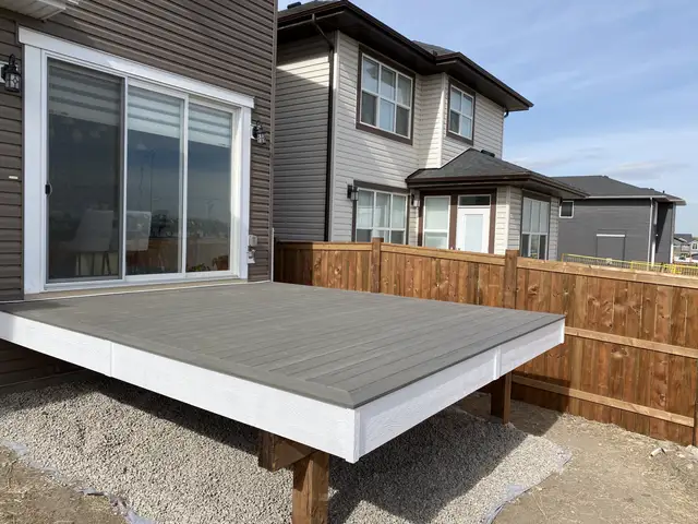 Custom deck project by Lamacraft in Calgary