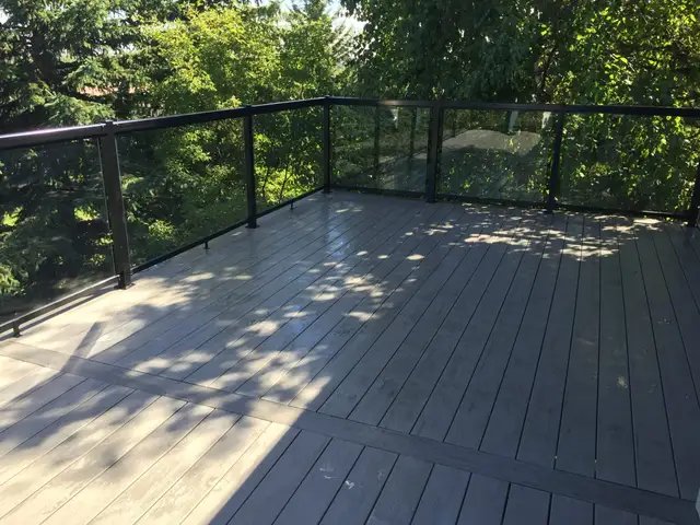 Custom deck project by Lamacraft in Calgary