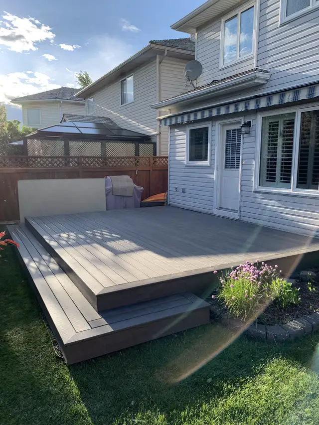 Custom deck project by Lamacraft in Calgary
