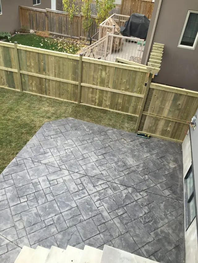 Cedar fence project by Lamacraft in Calgary