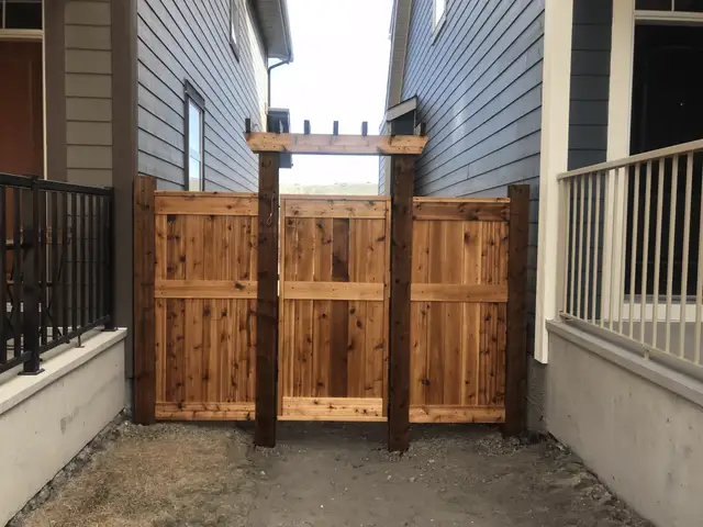 Cedar fence project by Lamacraft in Calgary
